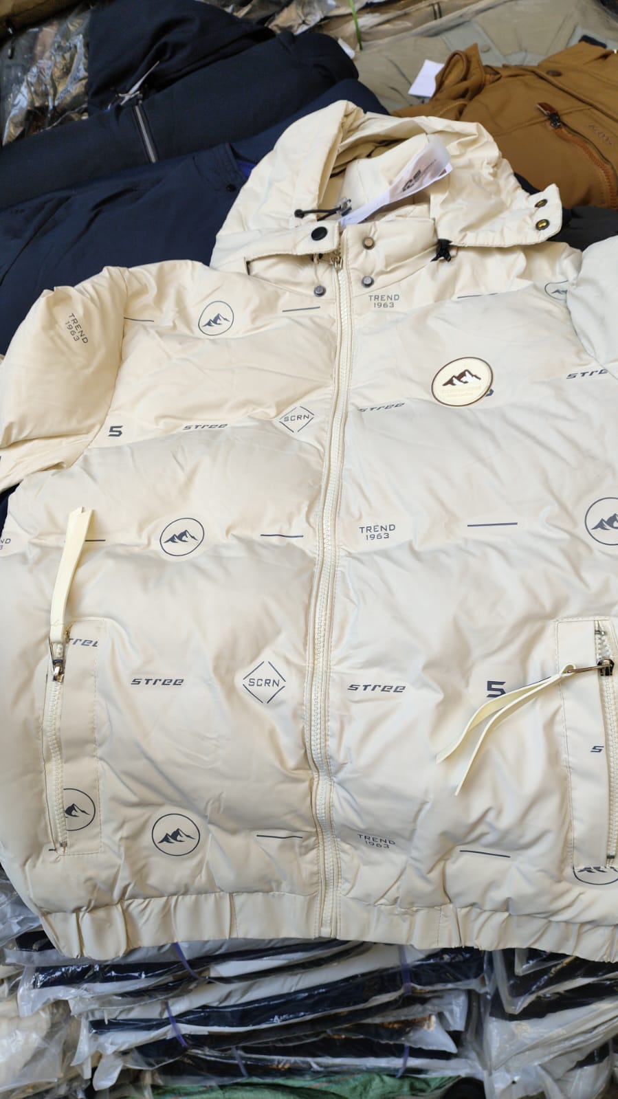 Fiber Jacket New Print: The Perfect Blend of Style and Function